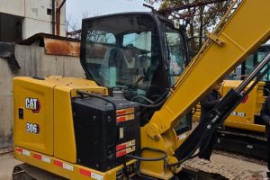 ESCAVADORA CATERPILLAR